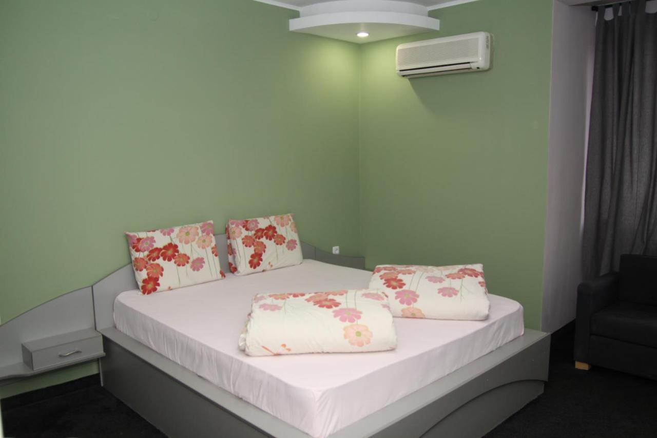 Hotel Color Asenovgrad Bagian luar foto