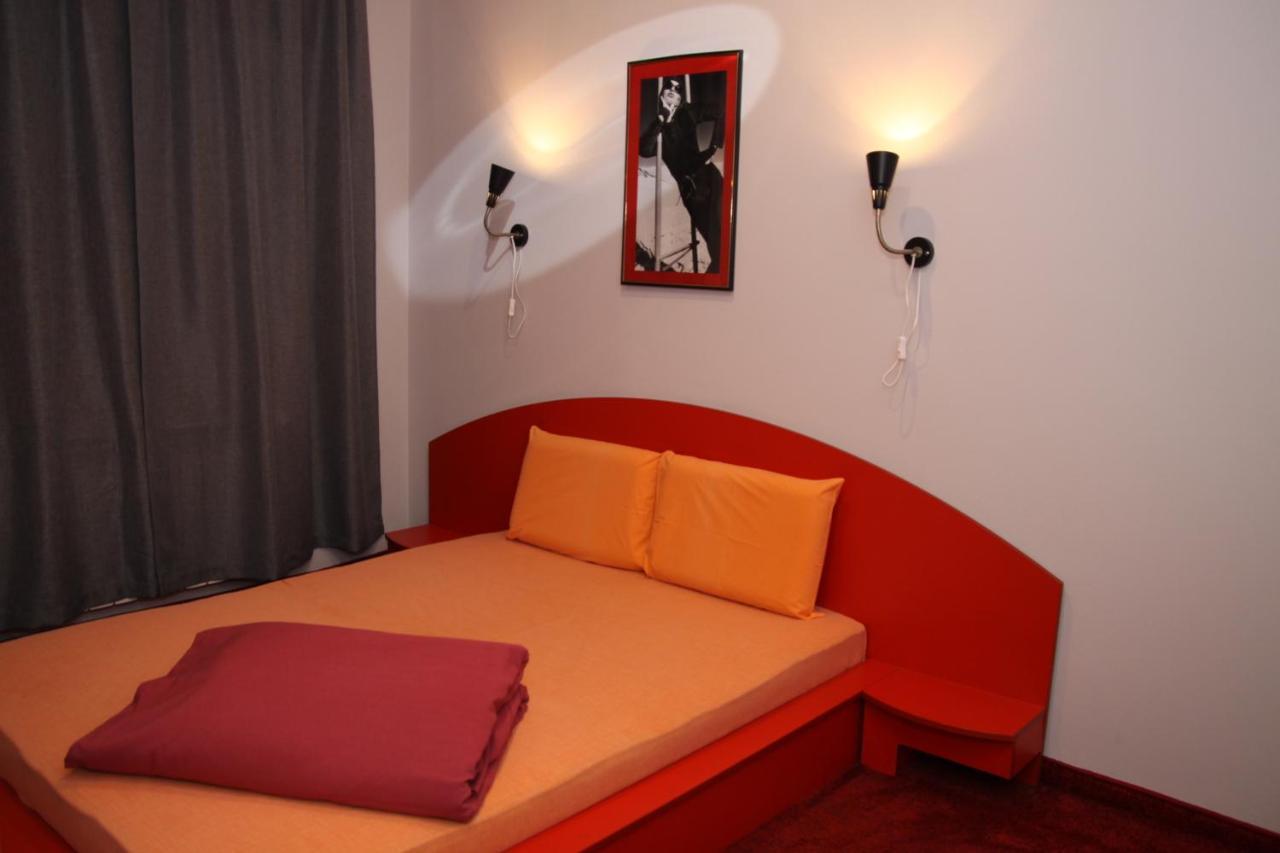 Hotel Color Asenovgrad Bagian luar foto