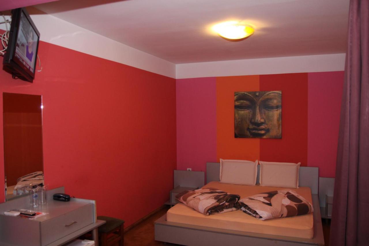 Hotel Color Asenovgrad Bagian luar foto